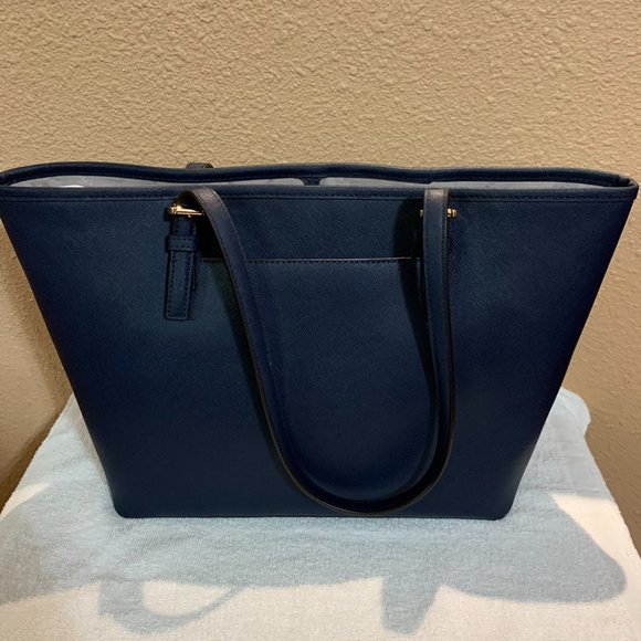 Michael Kors Women's Jet Set Travel Carryall Tote - Picture 2 of 9